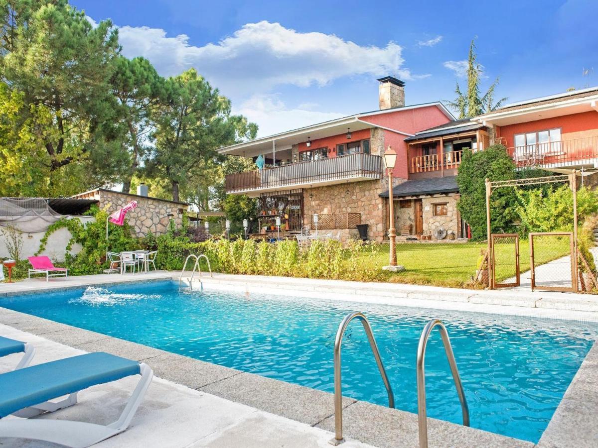 Rural Apartment With Shared Garden Pool And Spa Galapagar Pokoj fotografie